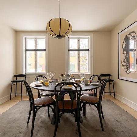 320 Sqm Townhouse By The Marble Church Копенгаген