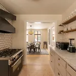 320 Sqm Townhouse By The Marble Church 코펜하겐