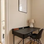 아파트 320 Sqm Townhouse By The Marble Church