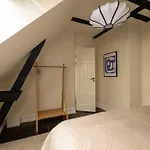 320 Sqm Townhouse By The Marble Church 아파트