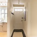 아파트 320 Sqm Townhouse By The Marble Church *