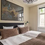 320 Sqm Townhouse By The Marble Church *