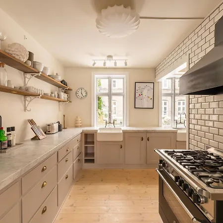 320 Sqm Townhouse By The Marble Church * Kopenhaga