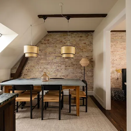 Апартаменты 320 Sqm Townhouse By The Marble Church *
