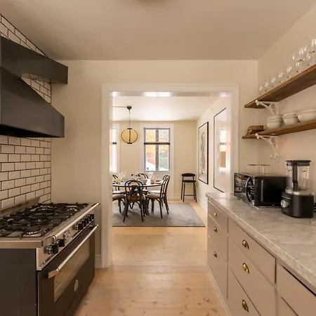 320 Sqm Townhouse By The Marble Church Копенгаген