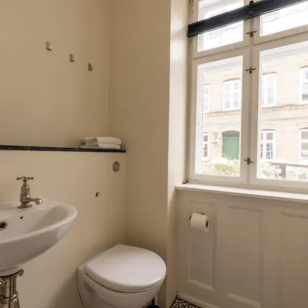 320 Sqm Townhouse By The Marble Church Апартаменты Копенгаген