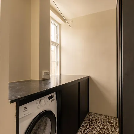 320 Sqm Townhouse By The Marble Church *