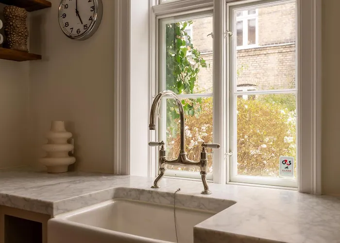 Appartamento 320 Sqm Townhouse By The Marble Church