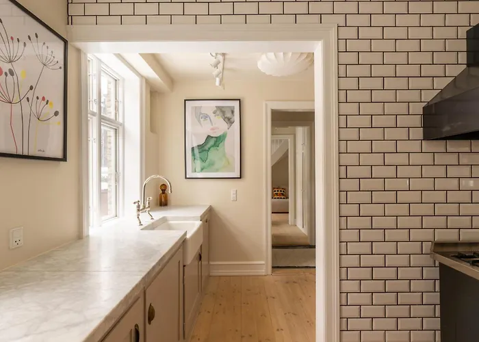 320 Sqm Townhouse By The Marble Church Appartamento