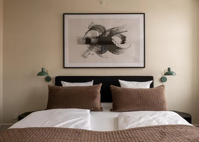 320 Sqm Townhouse By The Marble Church