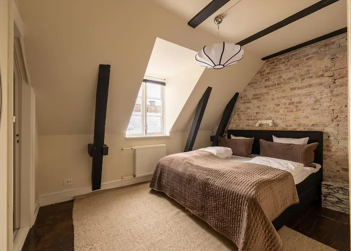 Appartamento 320 Sqm Townhouse By The Marble Church