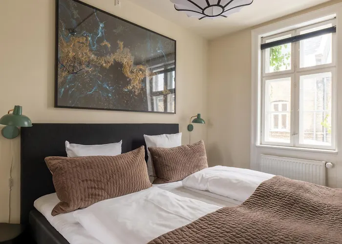 320 Sqm Townhouse By The Marble Church *