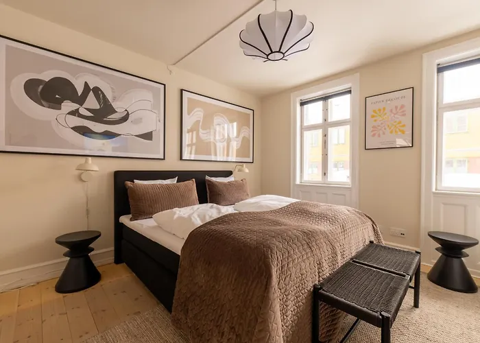 320 Sqm Townhouse By The Marble Church